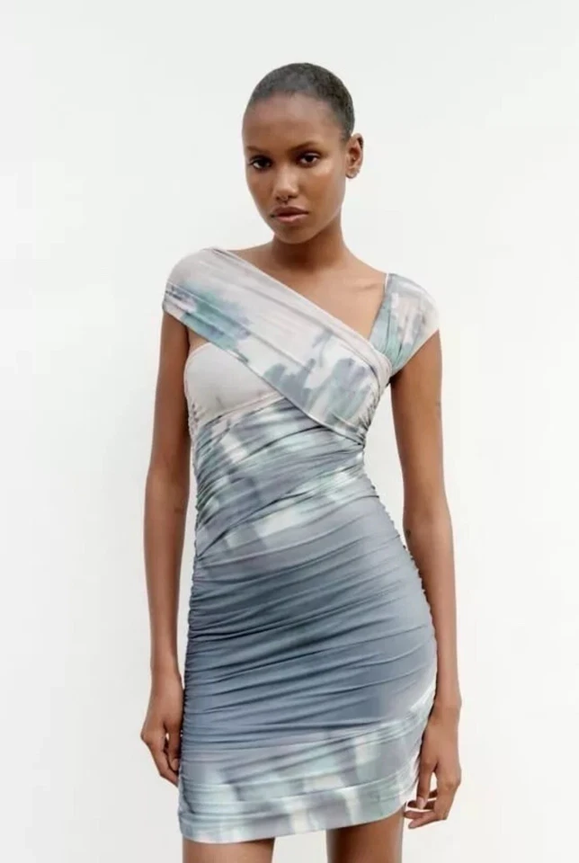 Đầm xanh Zara