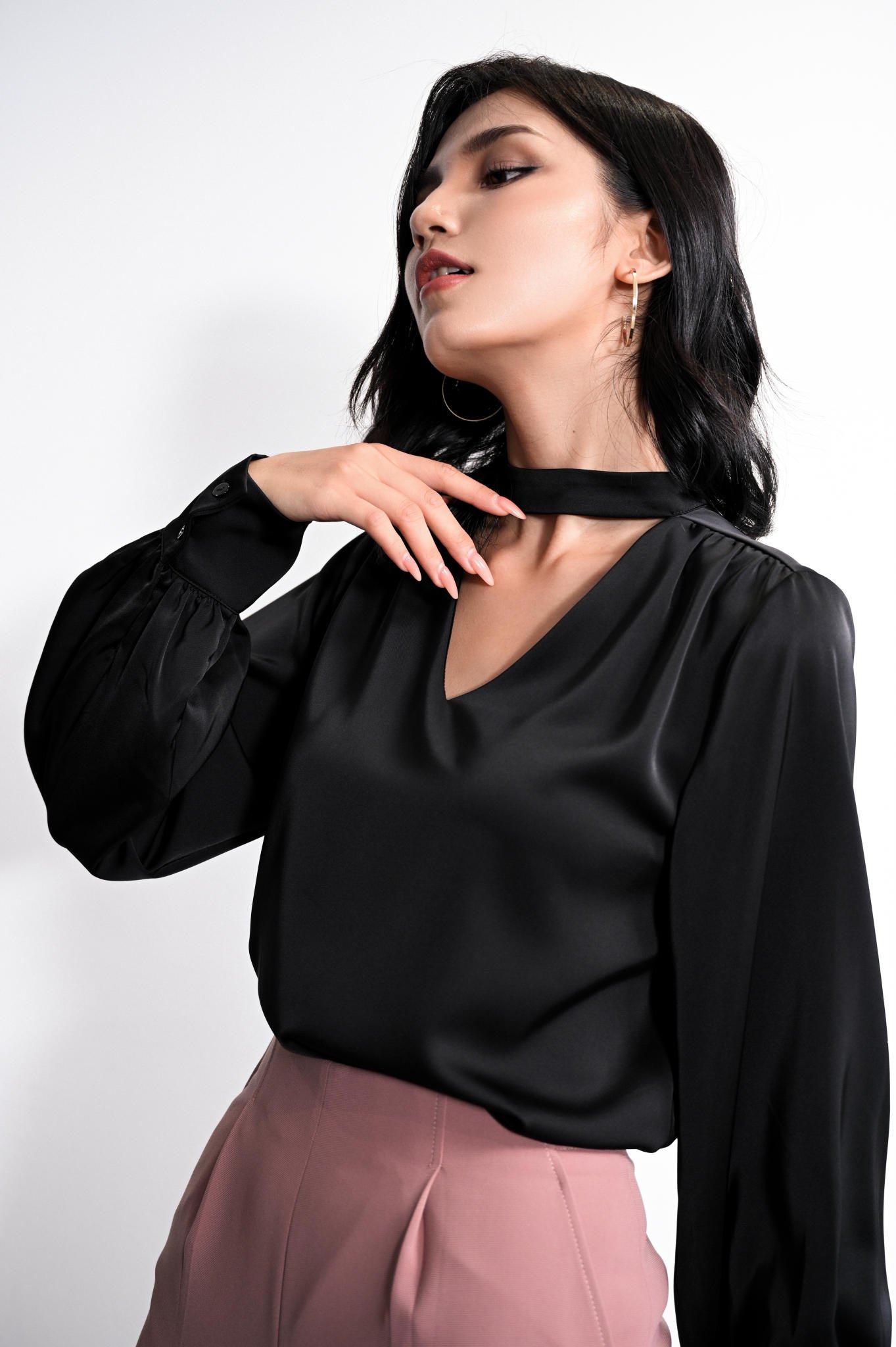 MAIIMER- Áo satin đen New Tags