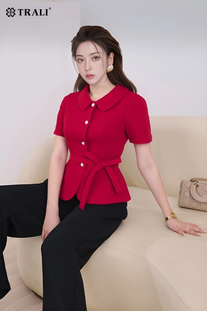 TRALI- Áo đỏ cúc ngọc kèm đai New Tags