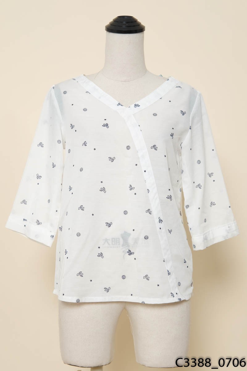 XANH LÁ DESIGN- Áo trắng họa tiết