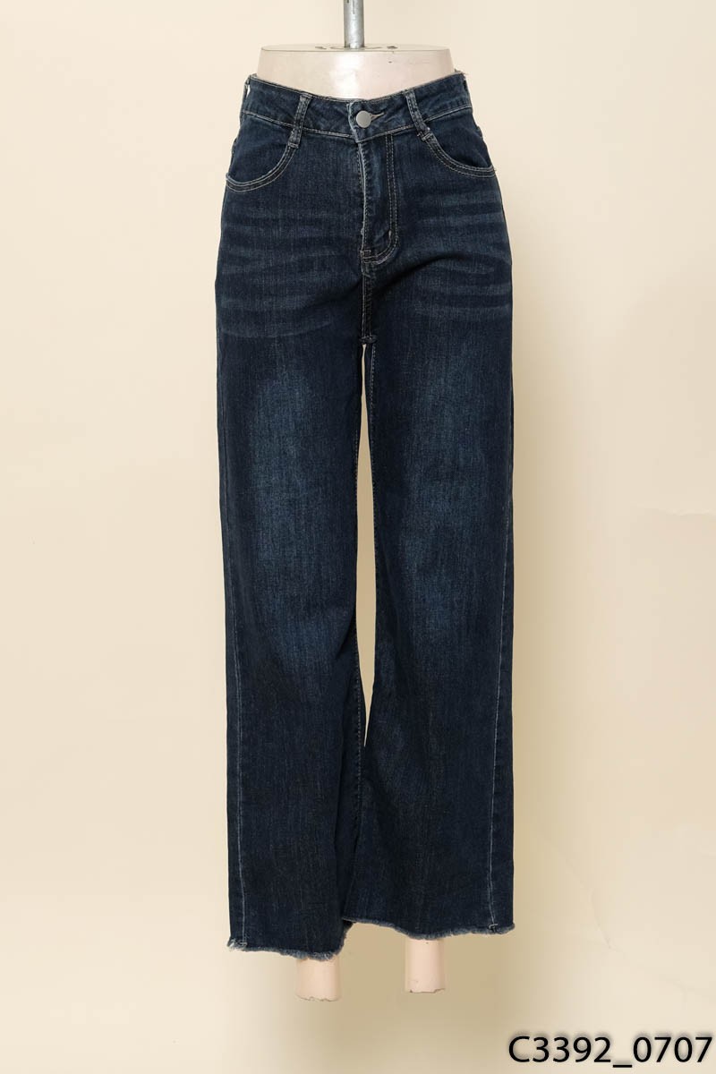Quần jeans xanh ống đứng