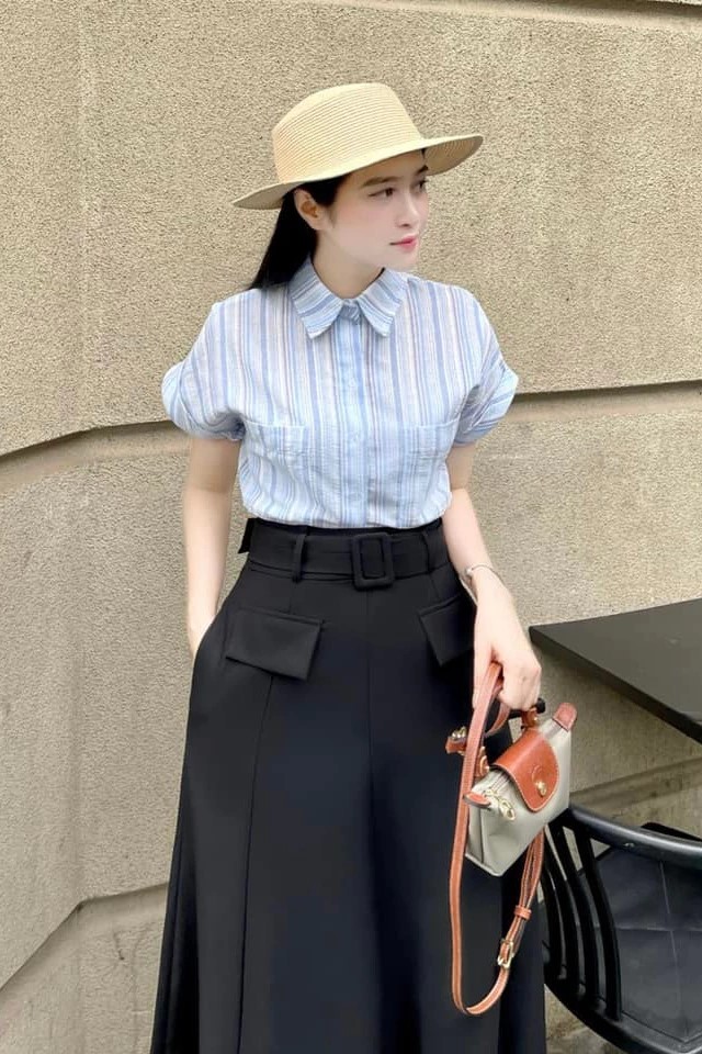 MYAN- Áo sọc xanh