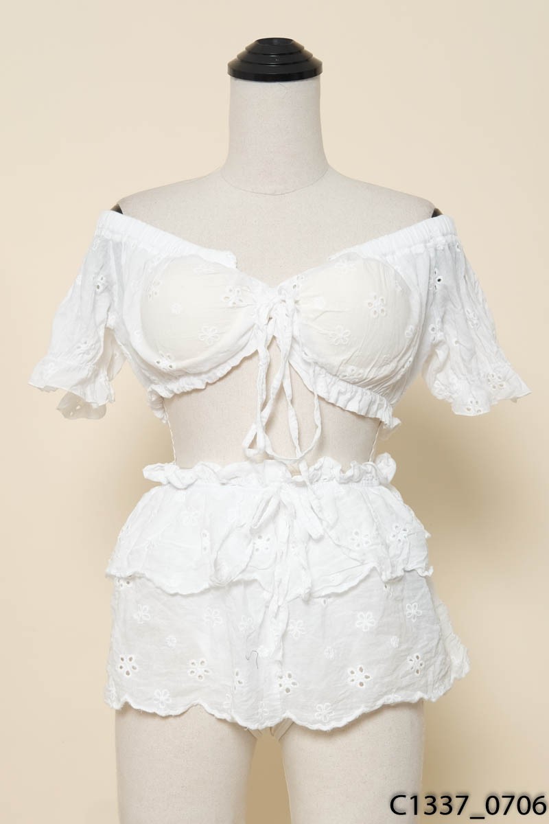 Set bikini trắng 3 món New Tags