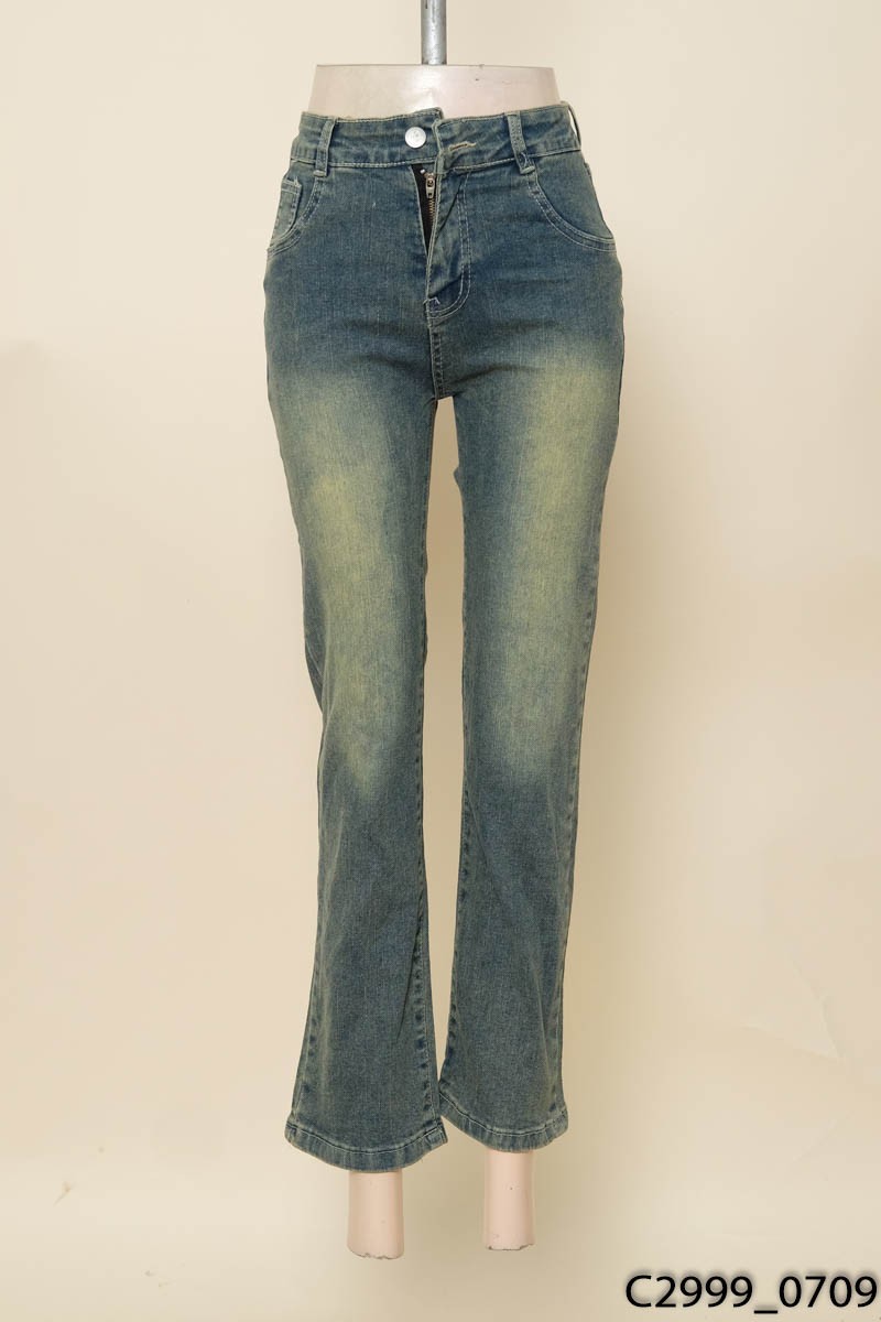 Quần jeans xanh phai New Tags
