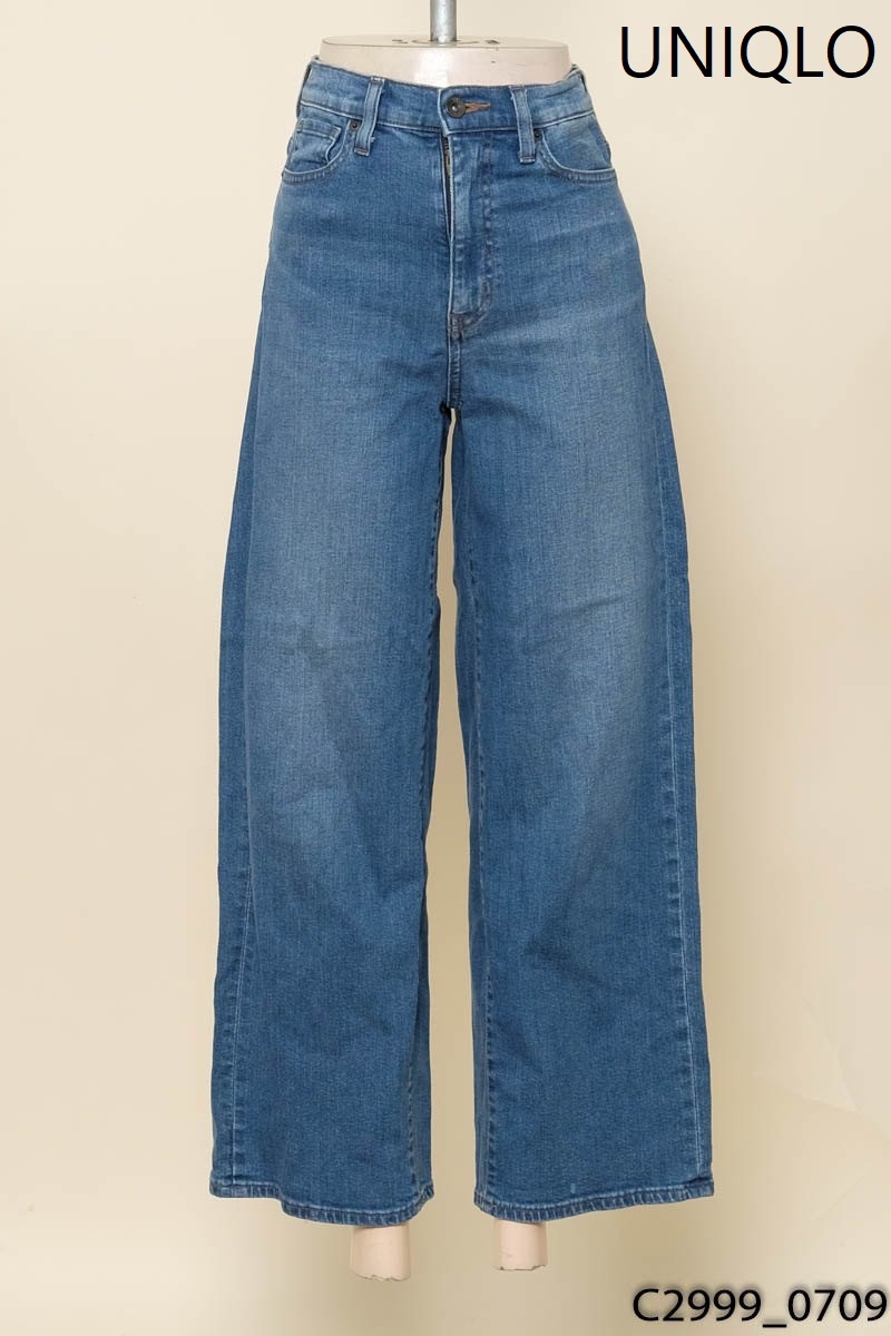 Quần jeans khuy Uniqlo
