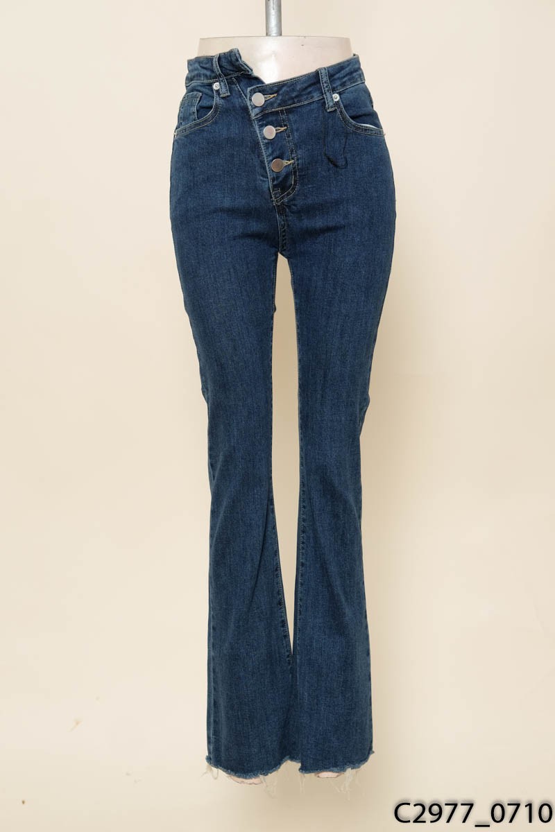Quần jeans xanh