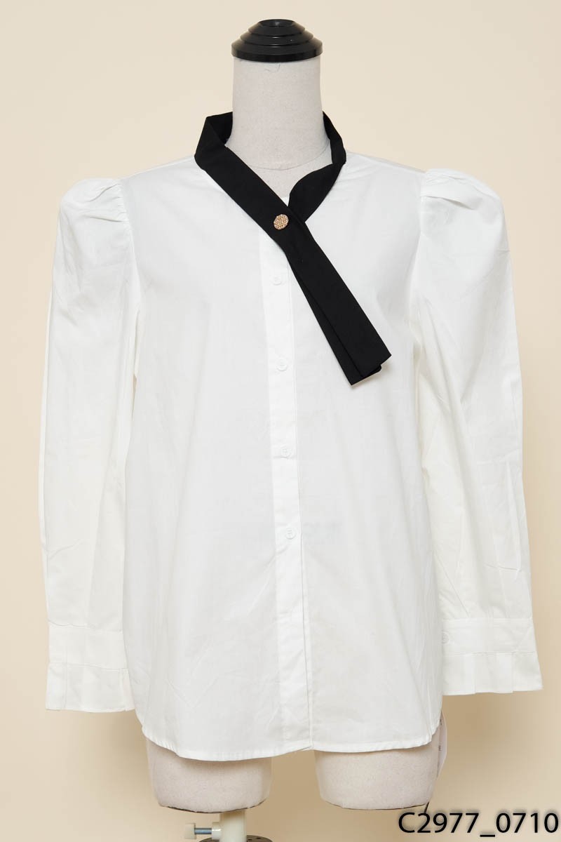 Áo trắng dây cổ đen New Tags