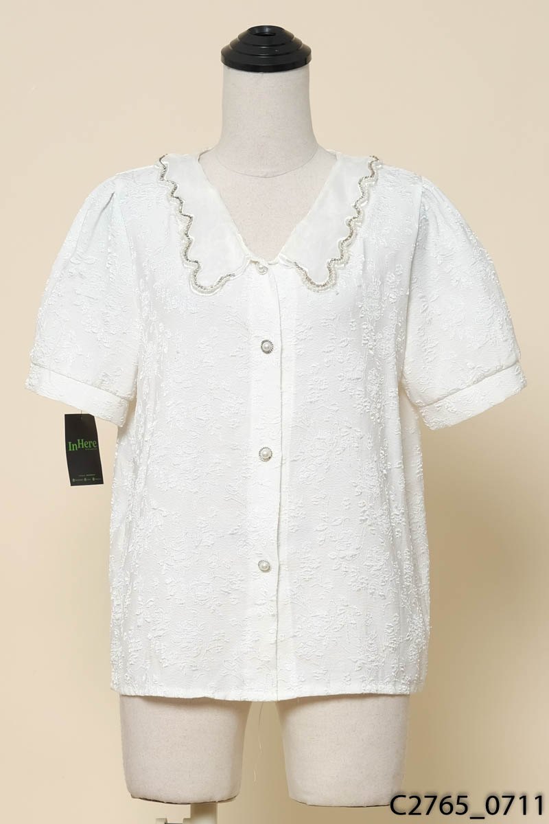 Áo trắng viền đá
