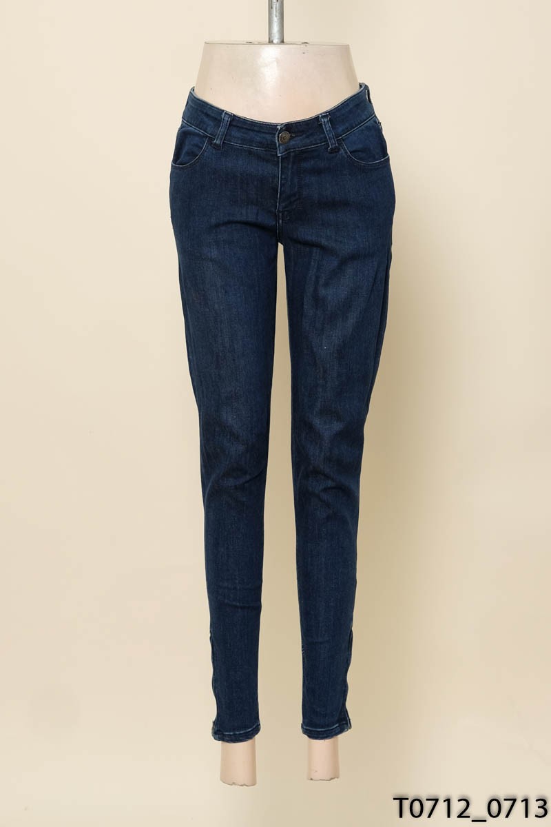 Quần jeans xanh khóa zip ống