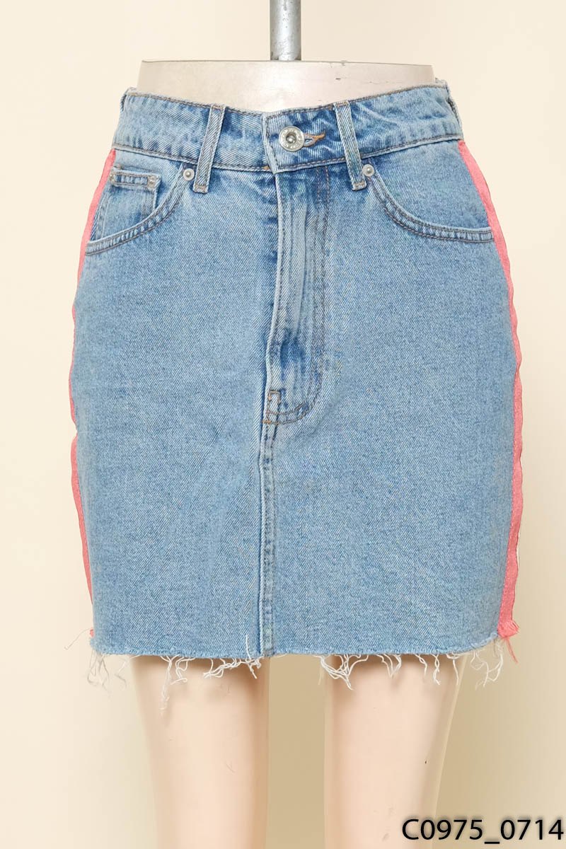 Chân váy xanh sọc đỏ Zara