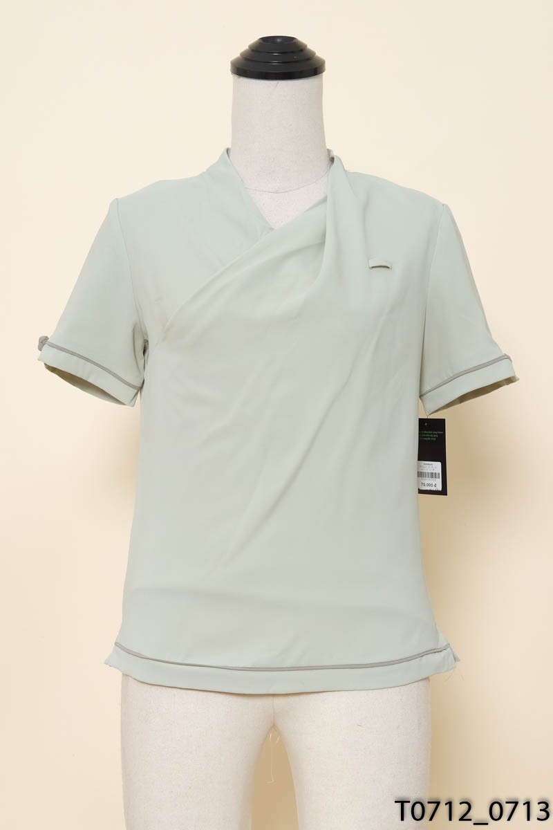Áo xanh cộc tay