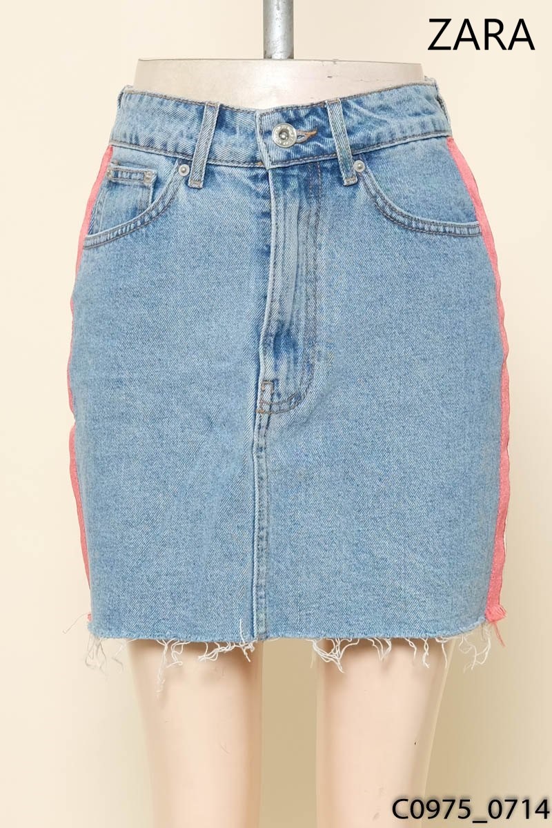 Chân váy xanh sọc đỏ Zara