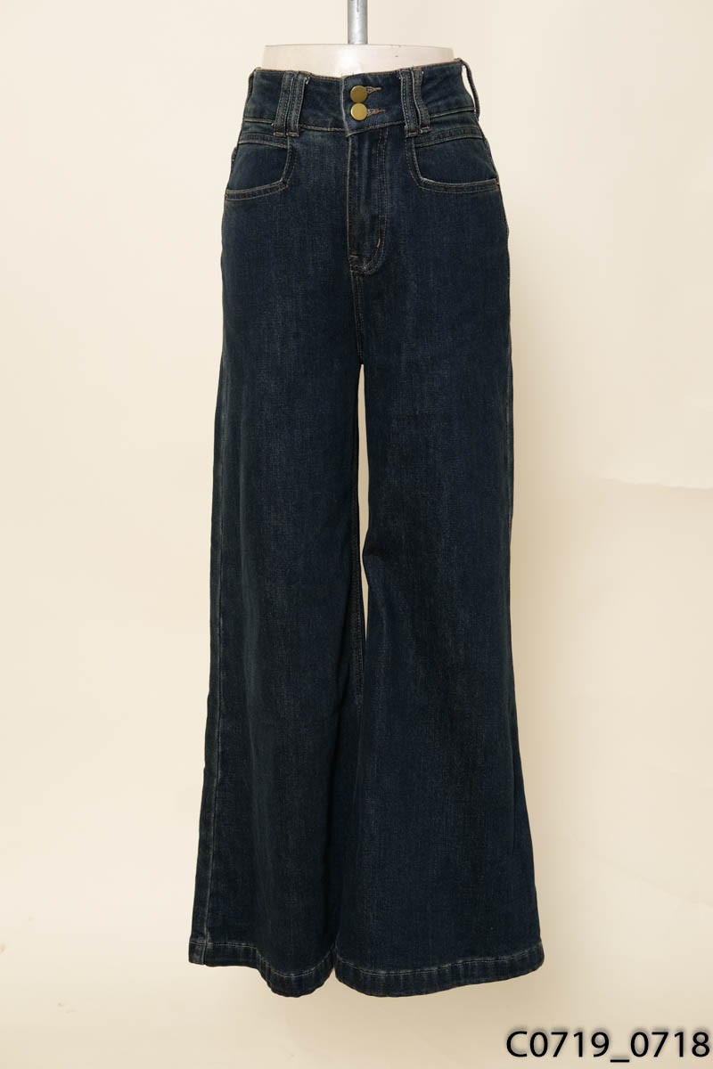 Quần jeans xanh ống rộng