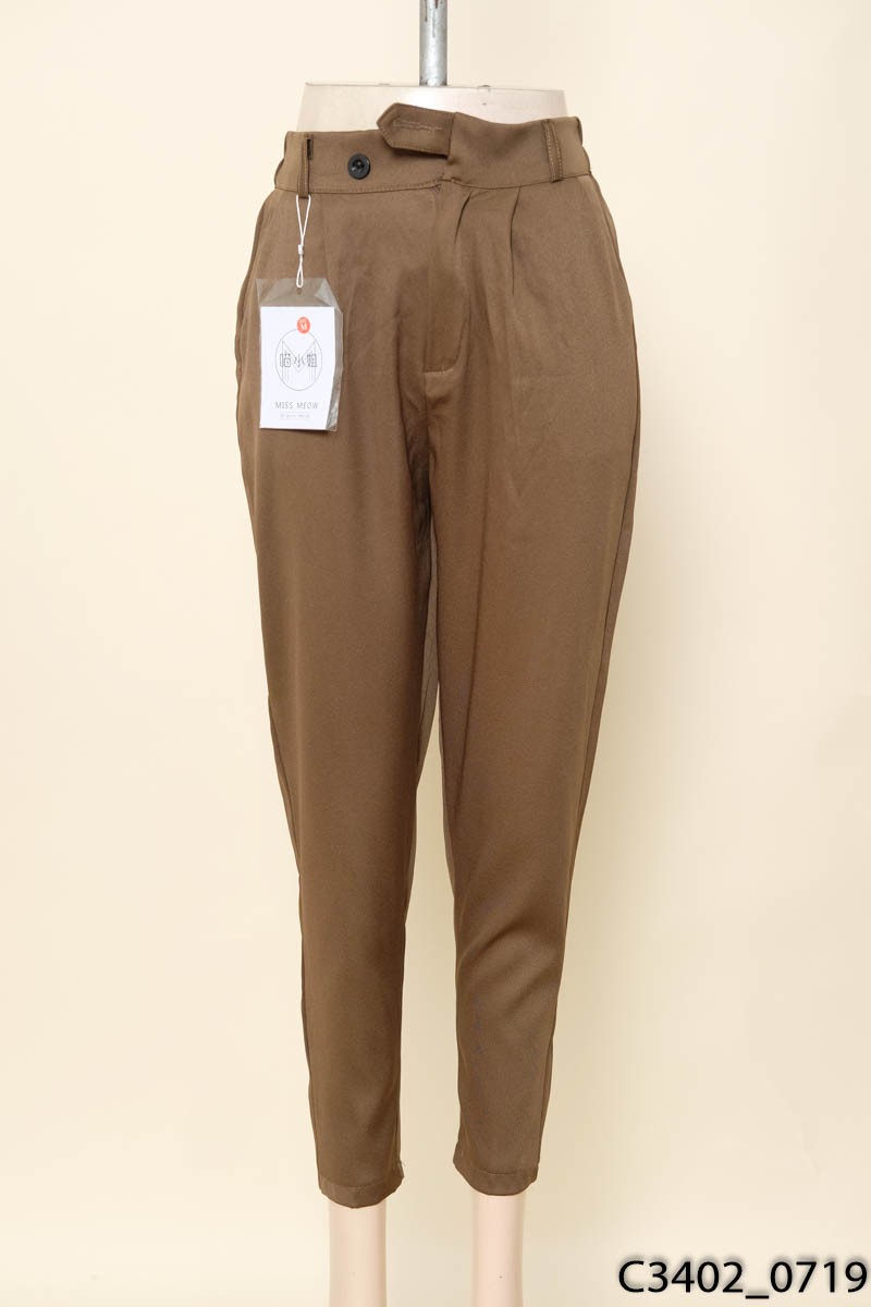 Quần nâu cúc đen New Tags