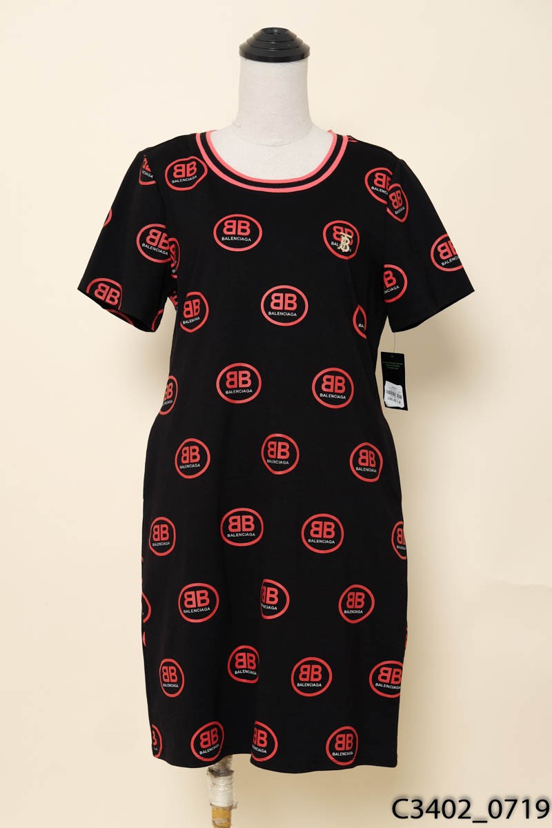 Đầm thun đen họa tiết đỏ New Tags