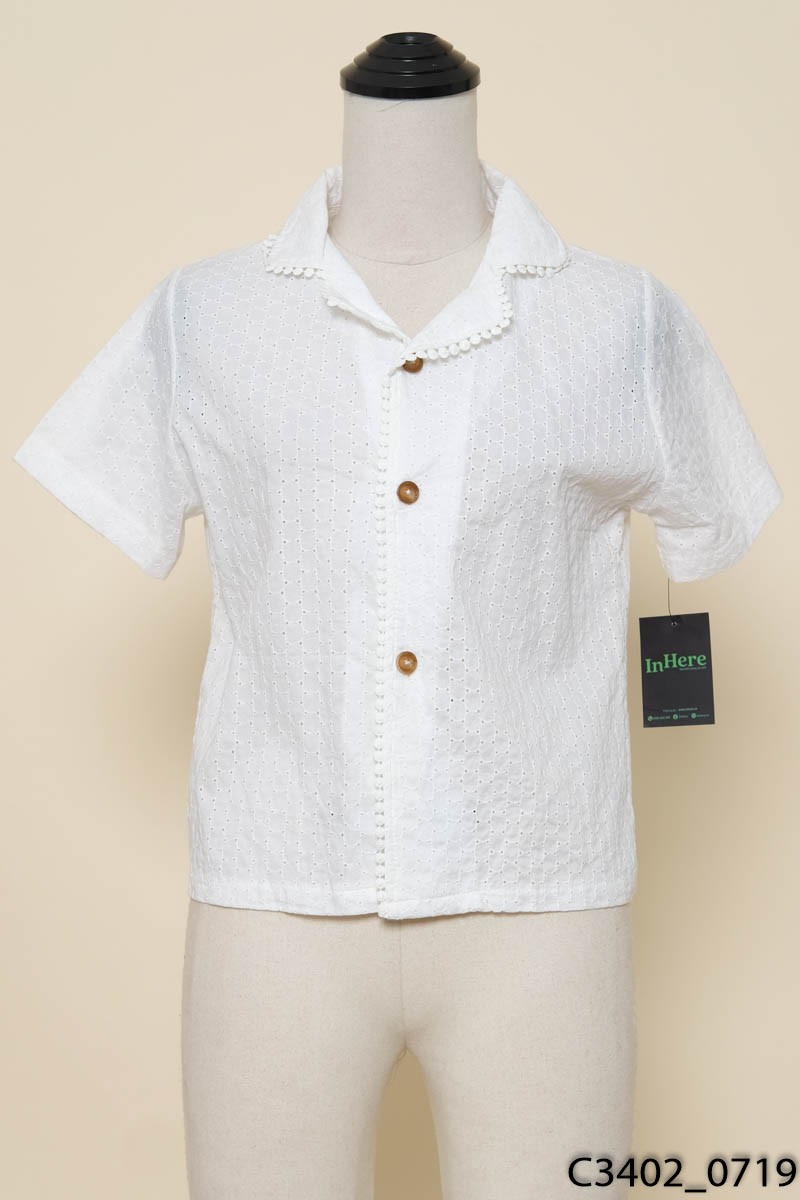 Áo trắng cổ vest
