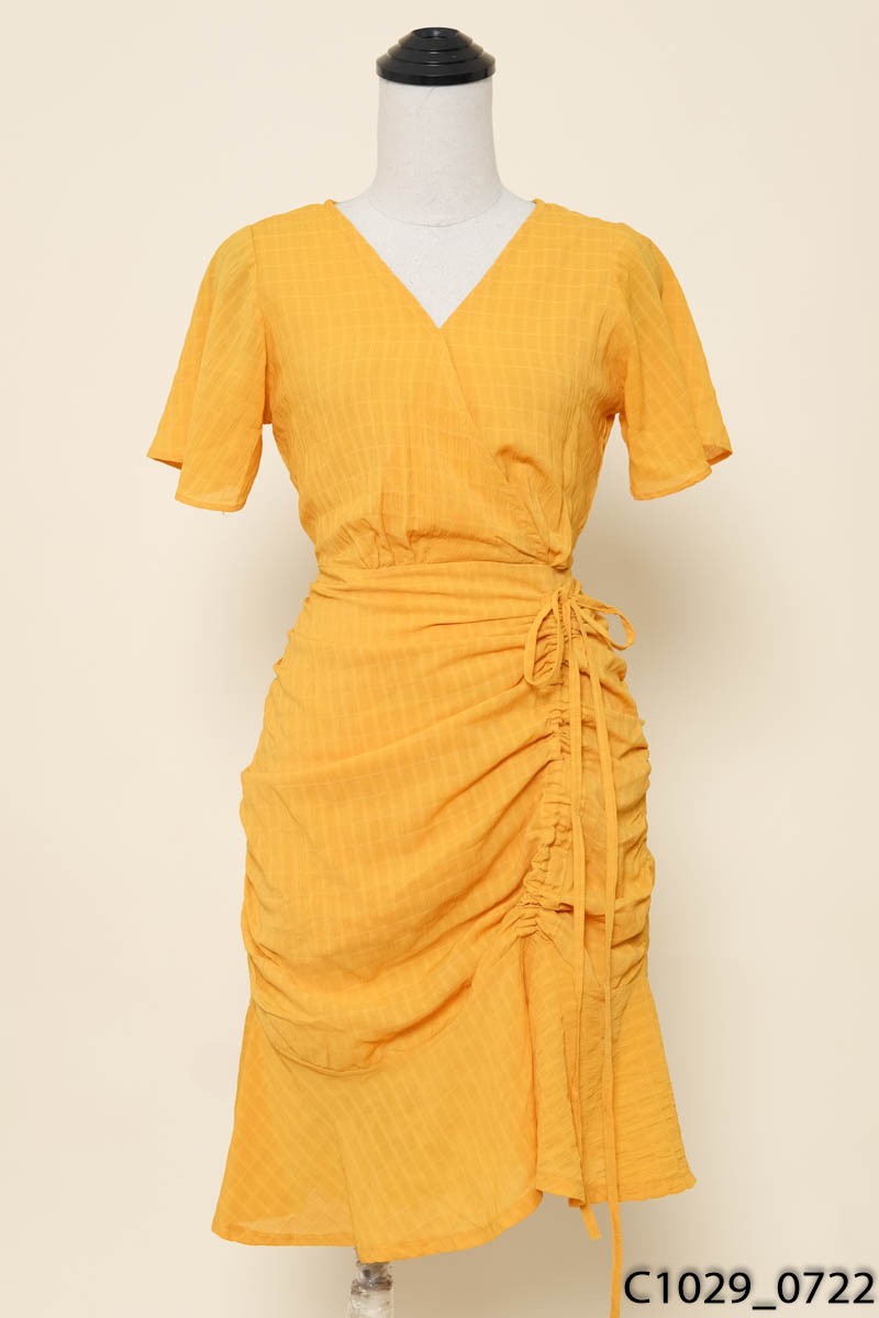 Đầm vàng kẻ New Tags