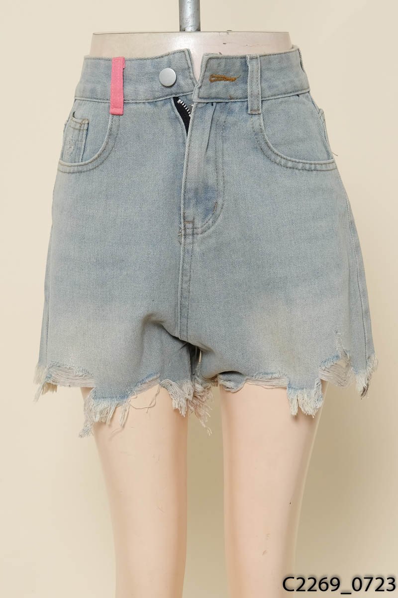 Quần shorts xanh xước ống New Tags