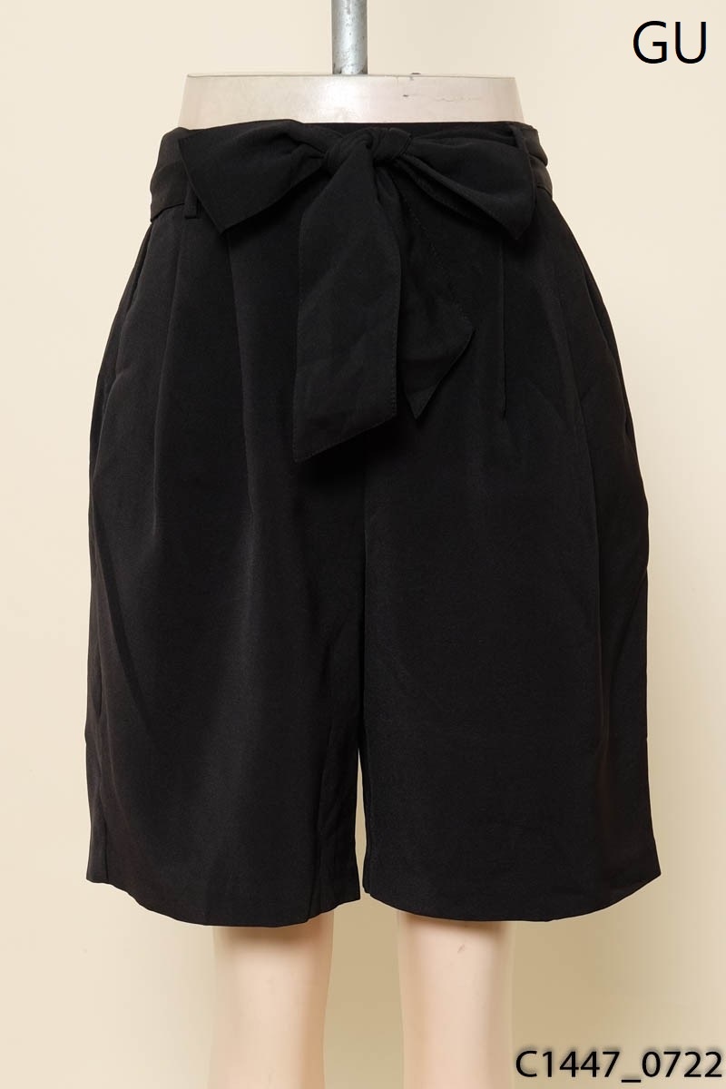 Quần shorts đen gu