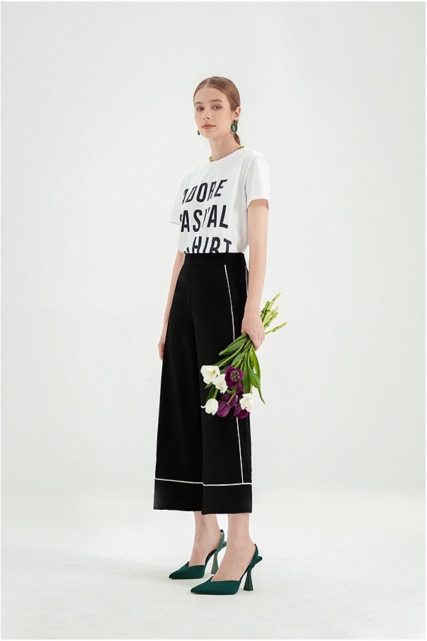 Quần ống rộng đen Adore Dress