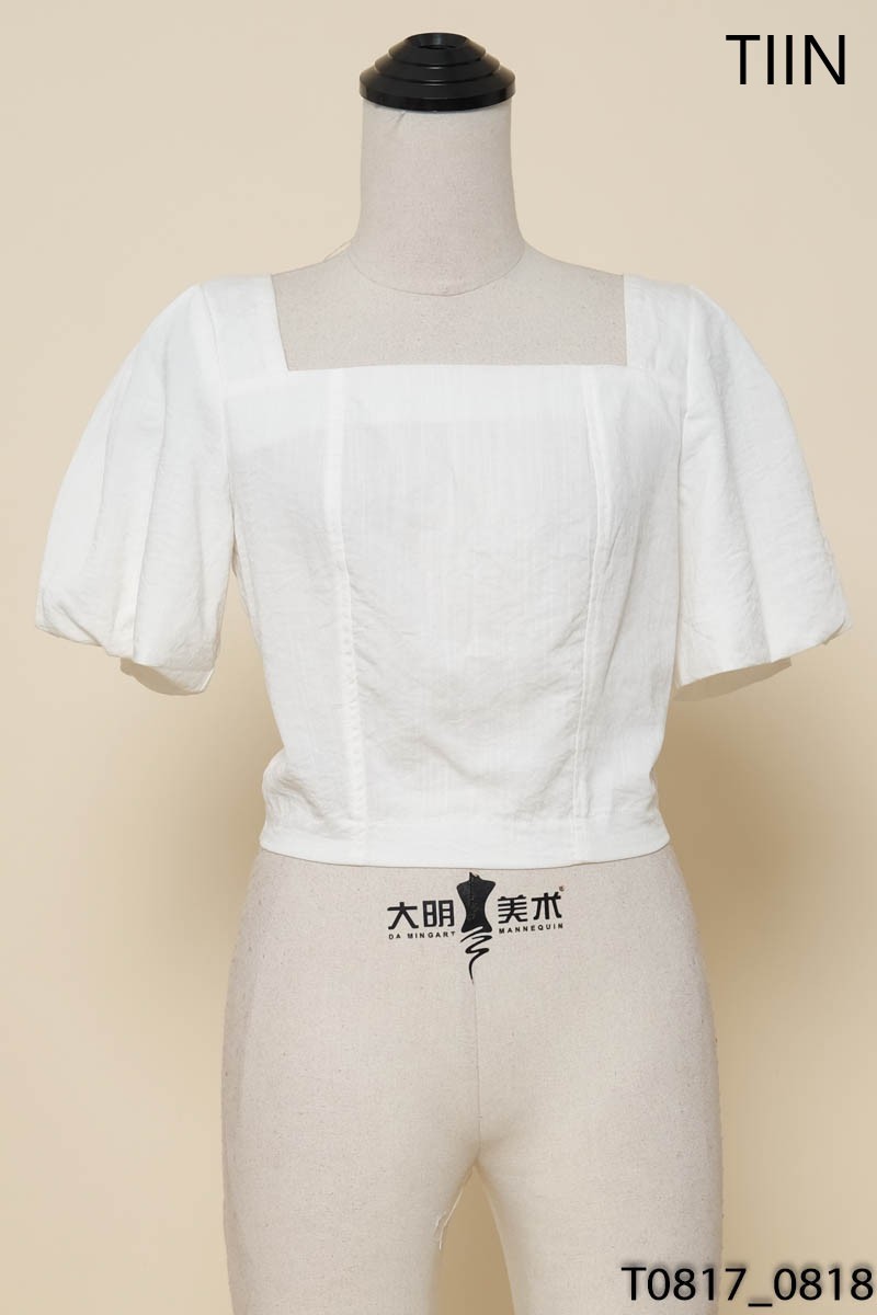 Áo crop trắng cổ vuông Tiin
