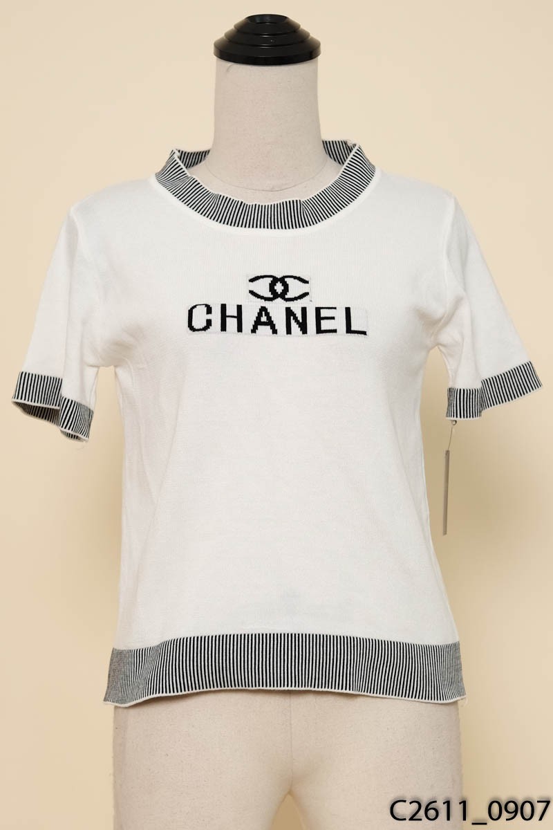 Áo len trắng cộc tay