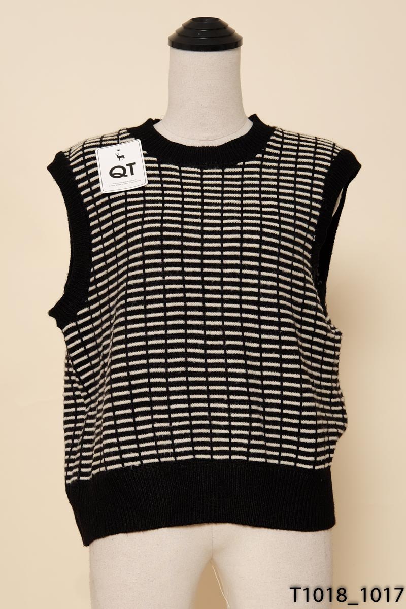 Áo gile đen kẻ trắng New Tags