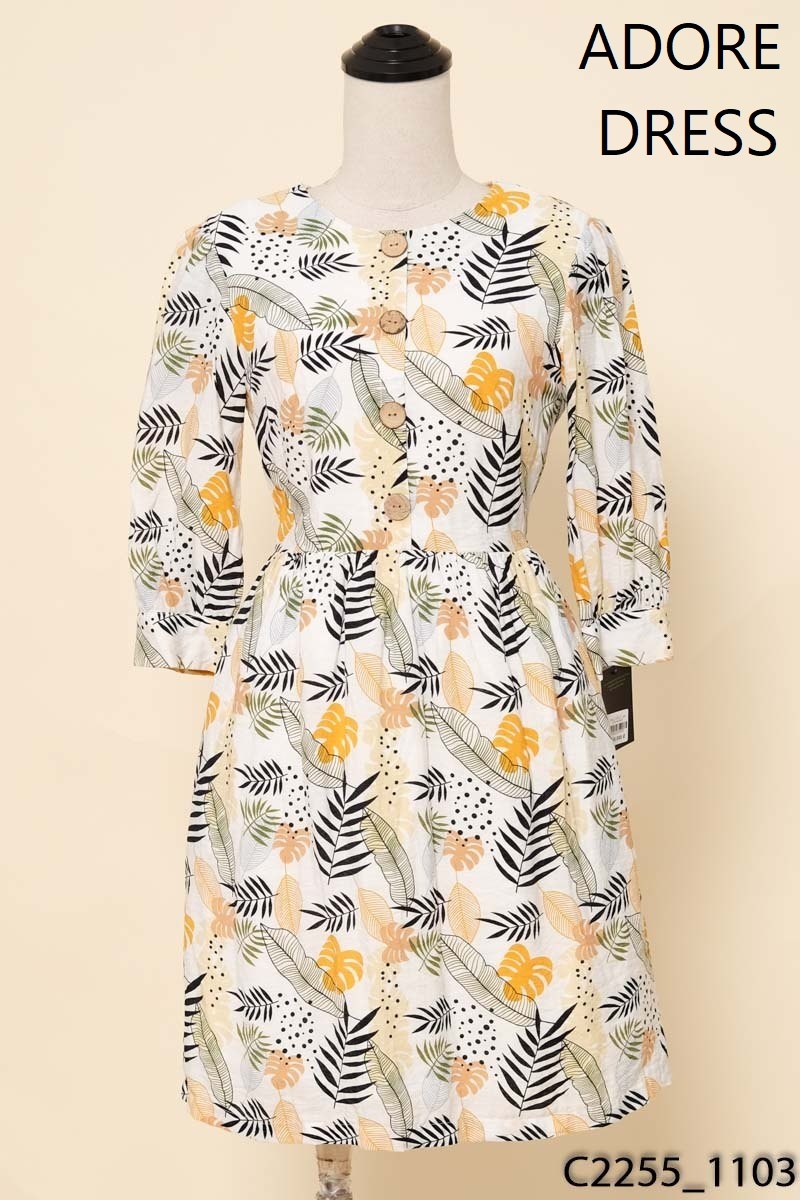 Đầm trắng họa tiết lá Adore Dress