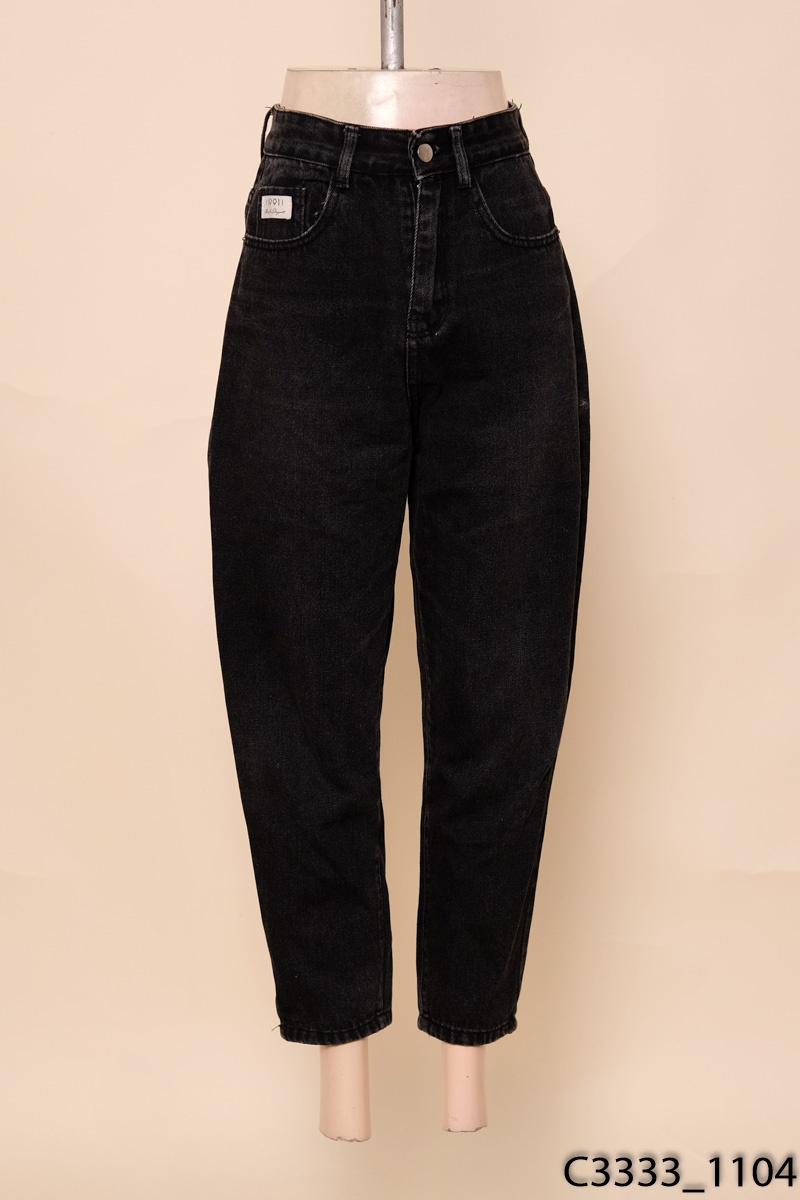 Quần jeans đen