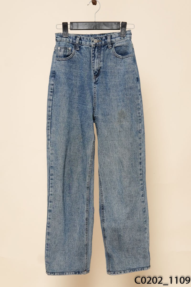 Quần jeans xanh