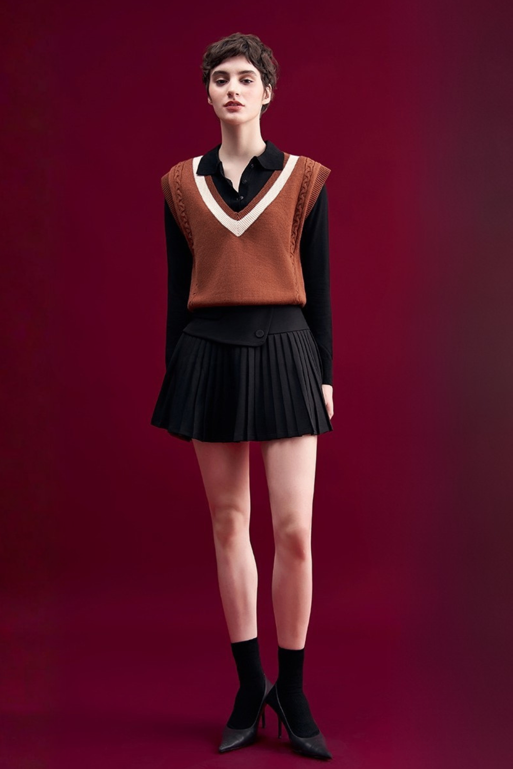 Áo gile len nâu Adore Dress