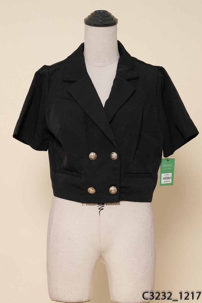 Áo đen cổ vest