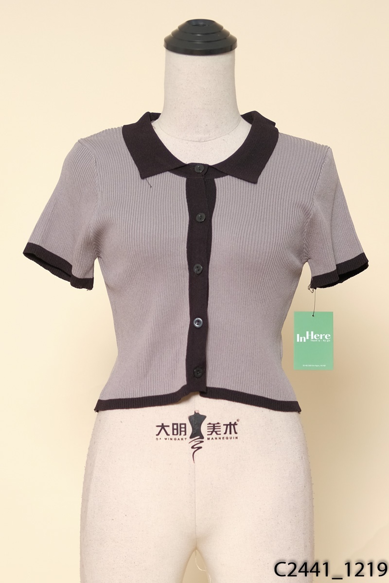 Áo len xám viền đen