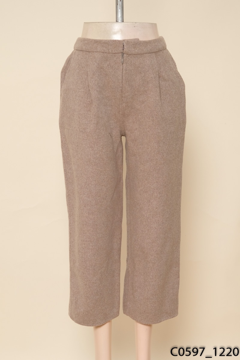 Quần nâu baggy