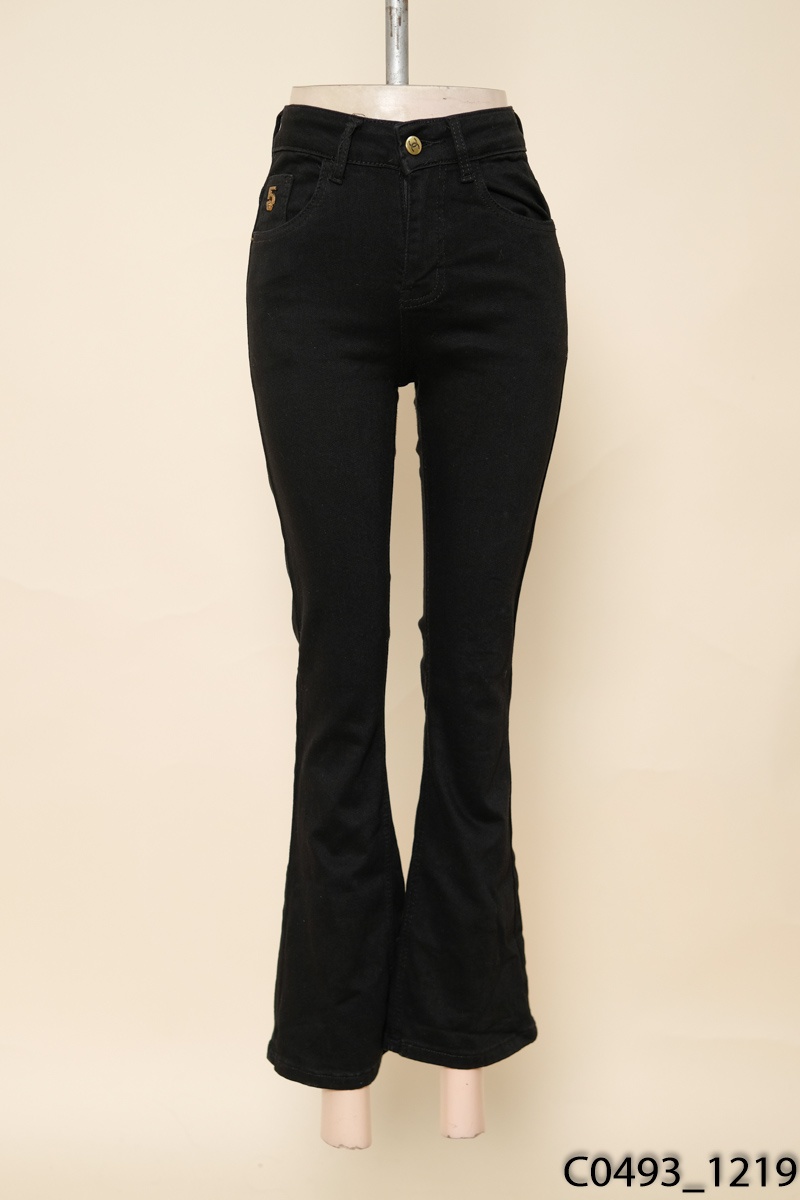 Quần jeans đen ống loe