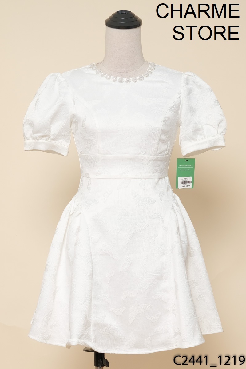 CHARME STORE-Đầm trắng cổ tròn đính ngọc New Tags