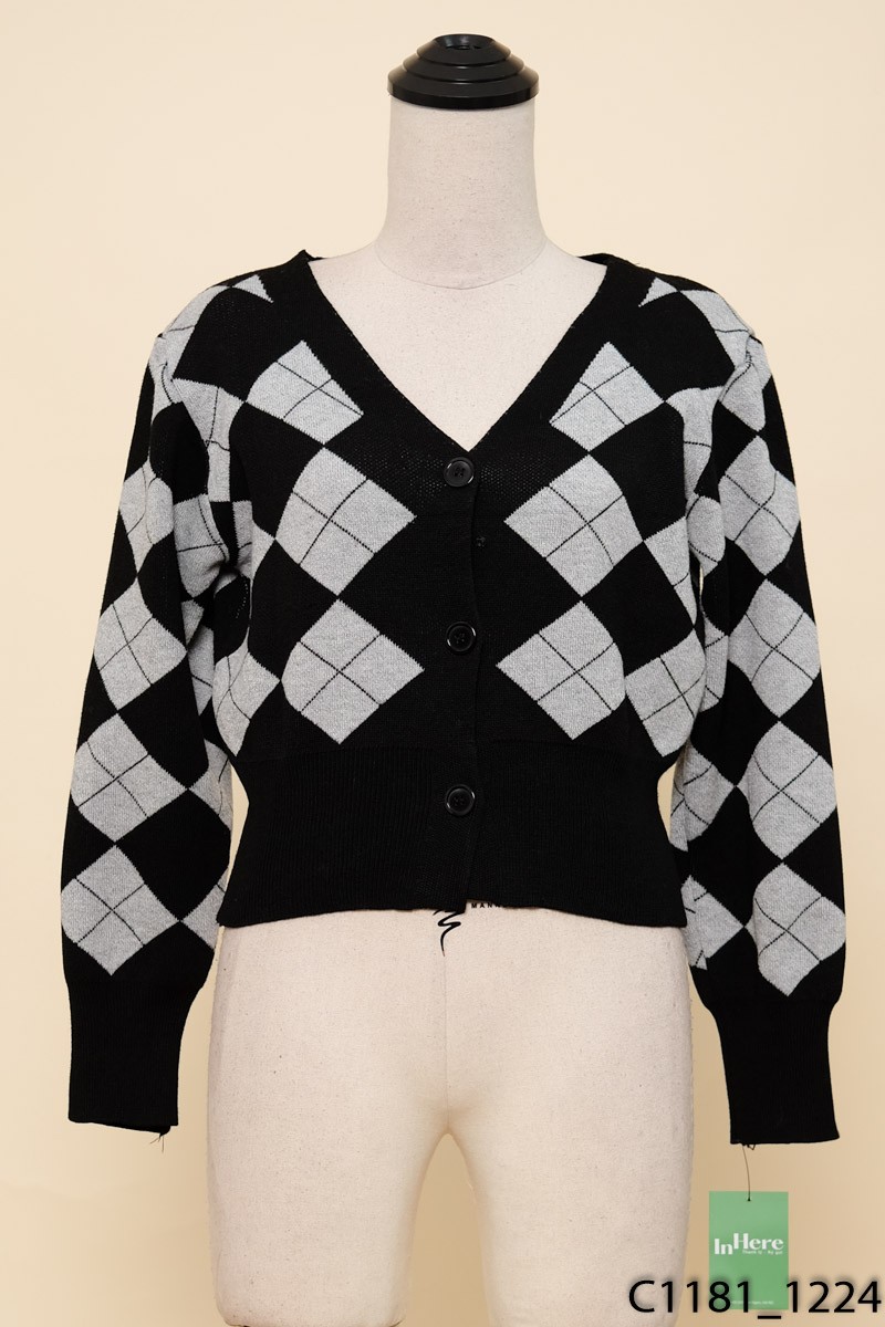 Áo cardigan len đen kẻ ghi hình thoi