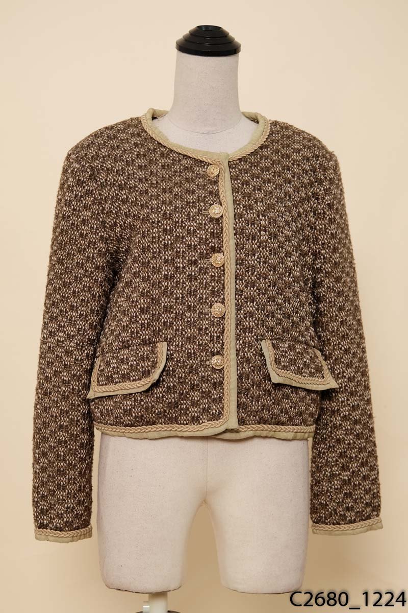 Áo dạ nâu cúc vàng