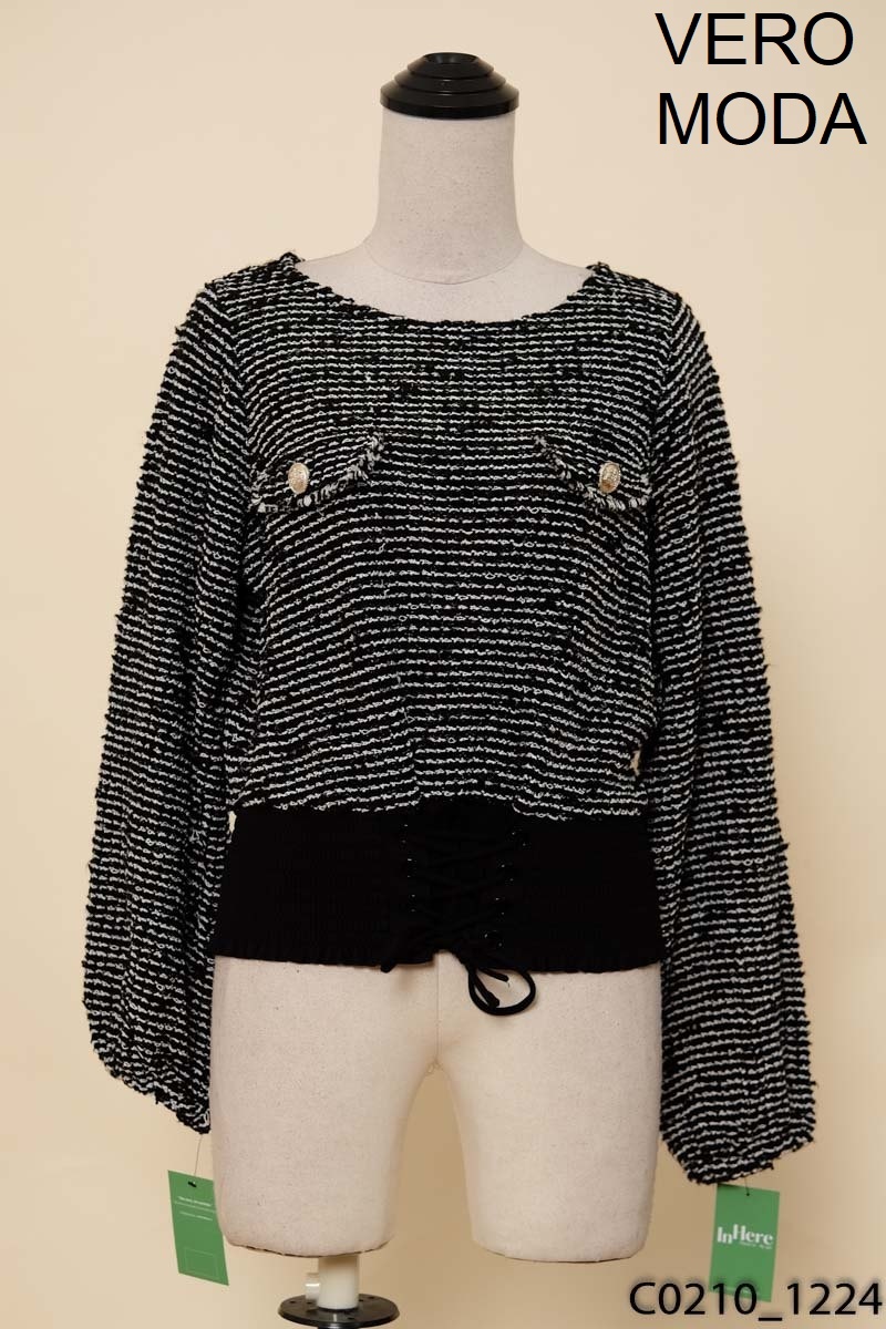 Áo len đen phối trắng VERO MODA
