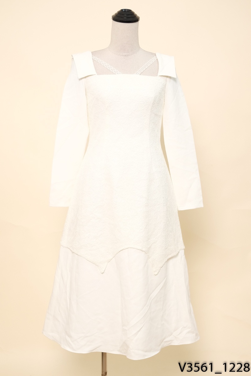 Đầm trắng phối lưới hoa cổ vuông New Tags