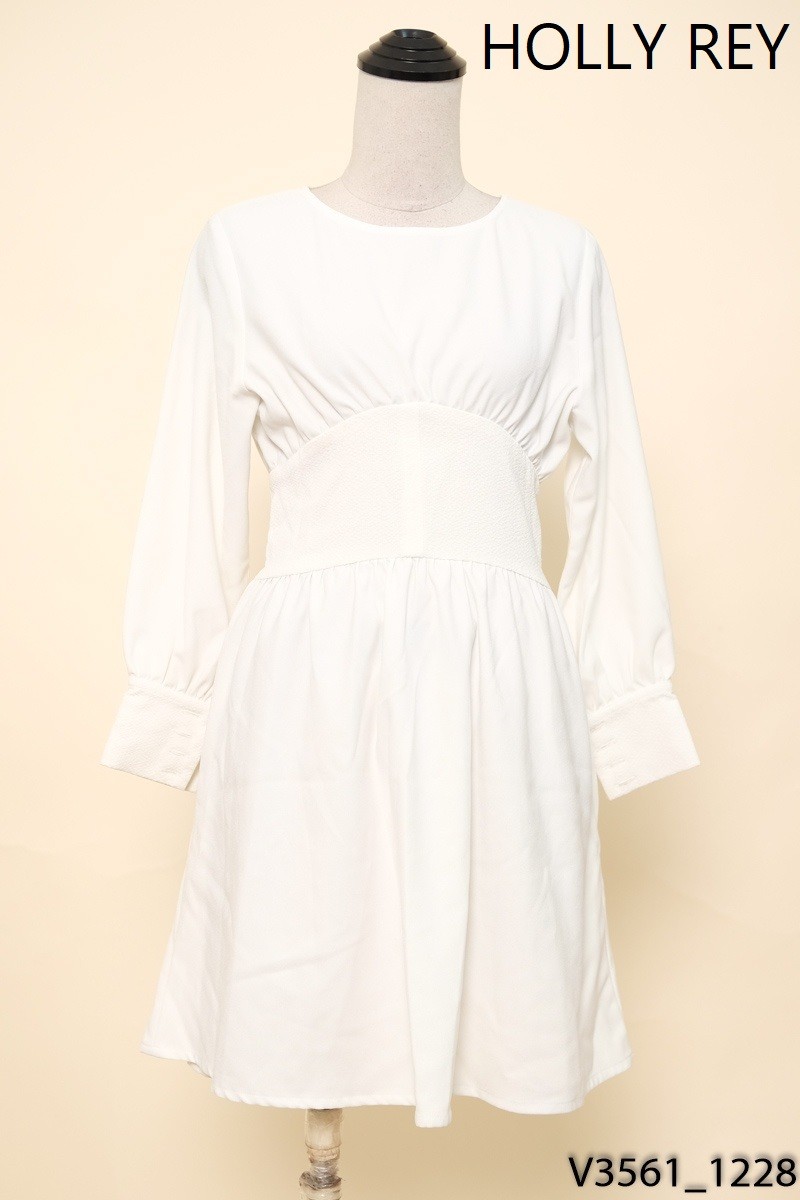 HOLLY_REY-Đầm trắng cổ tròn New Tags