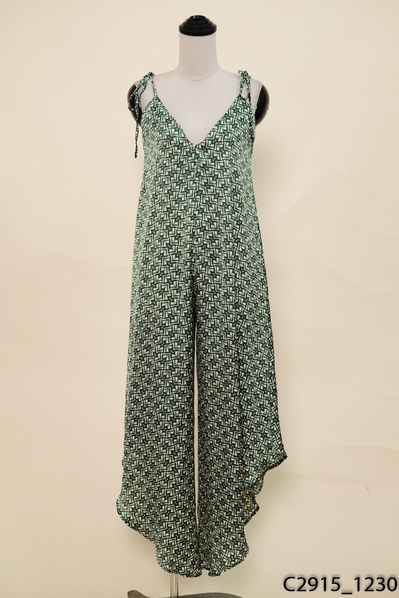 Jumpsuits 2 dây xanh họa tiết trắng