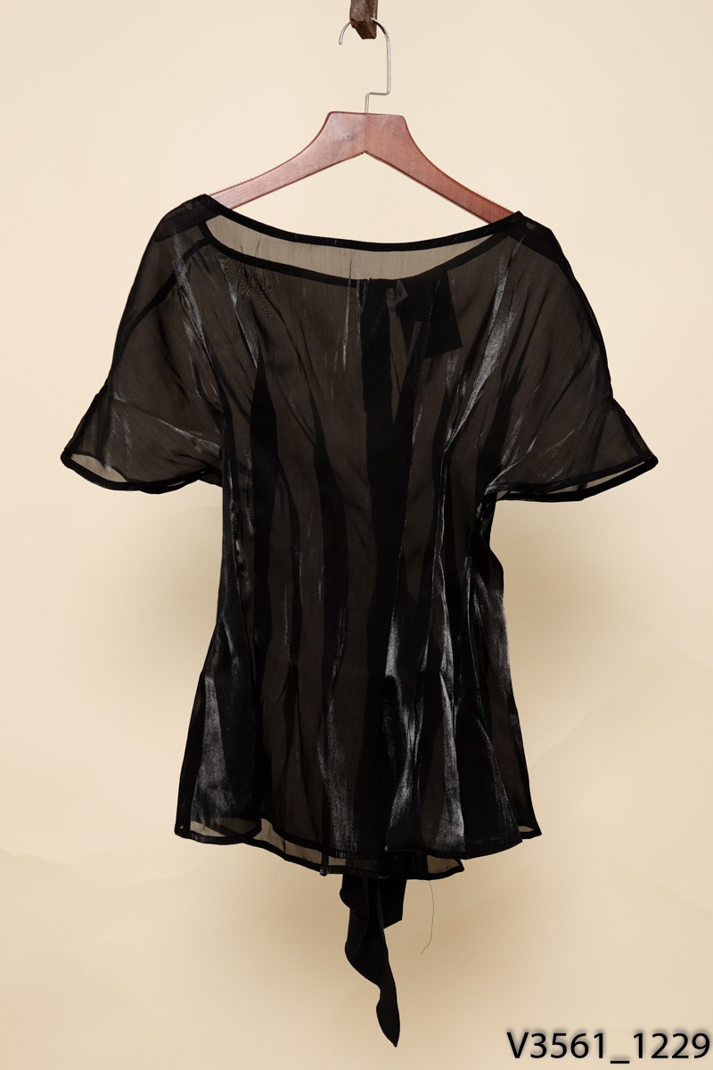 HOLLY REY-Áo organza đen New Tags