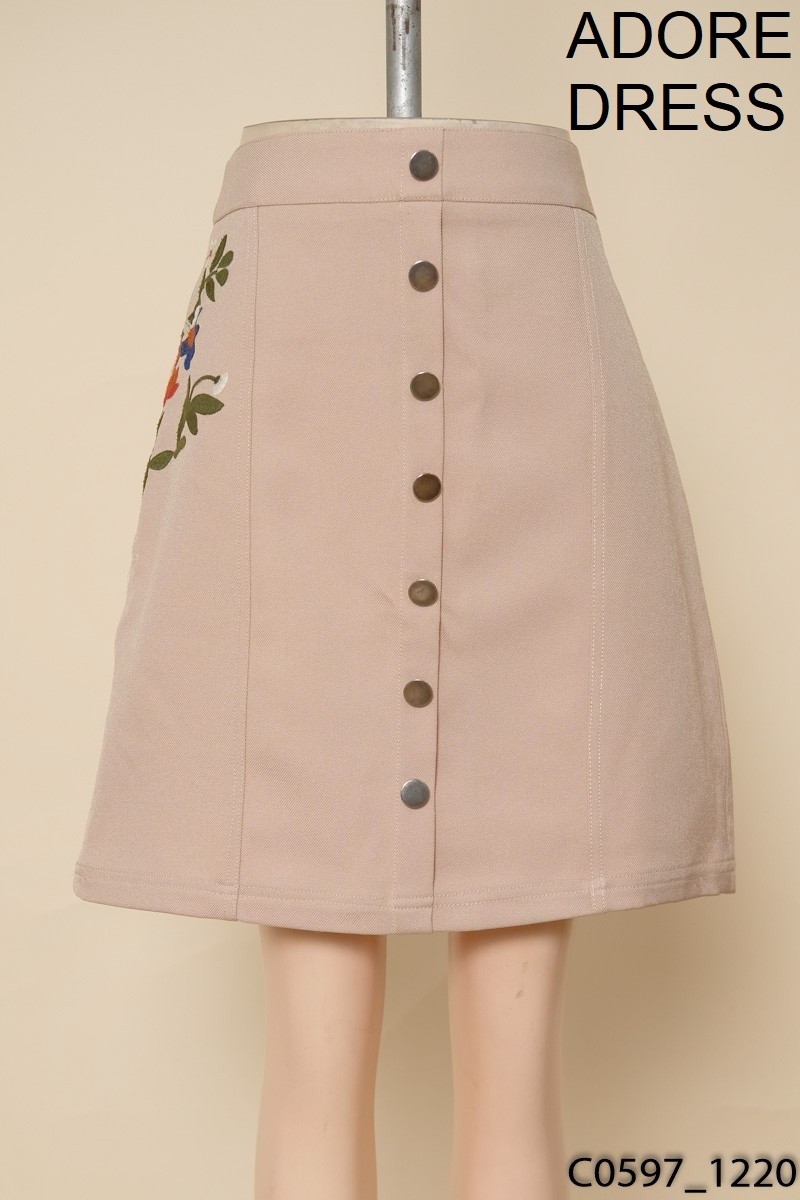 Chân váy nâu thêu hoa Adore Dress