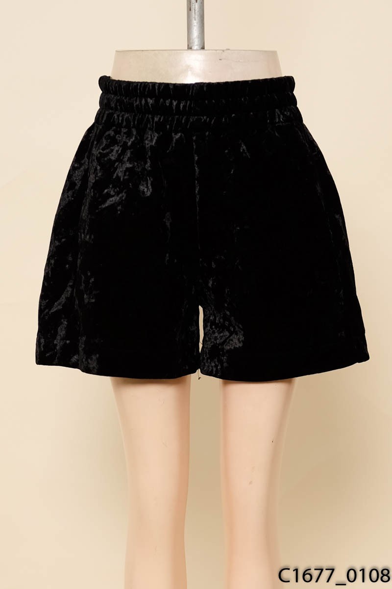 Quần shorts nhung đen