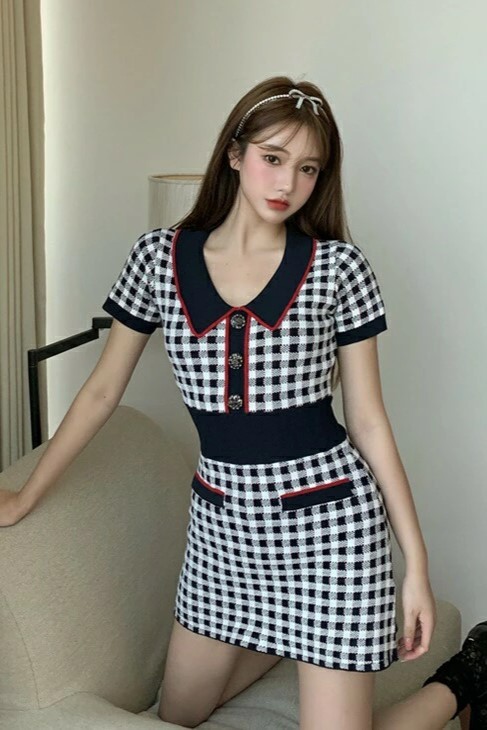 Đầm len caro xanh trắng