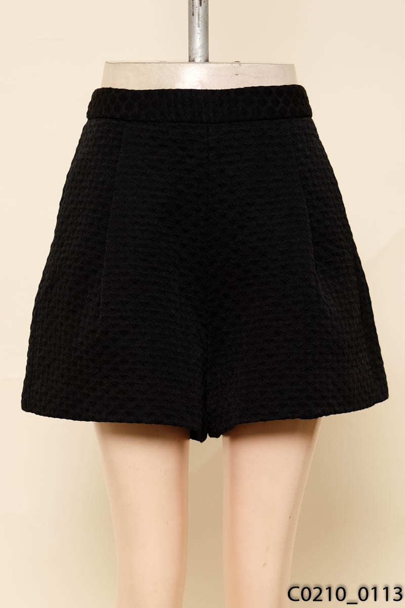 Quần shorts đen