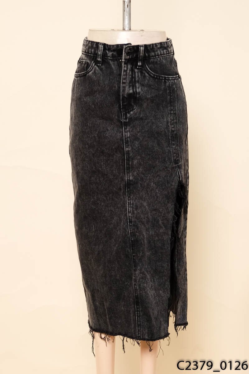 Chân váy jeans đen xẻ trước