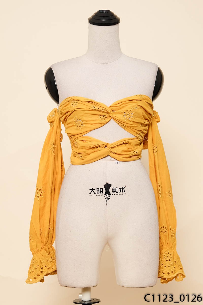 Áo vàng xoắn ngực New Tags