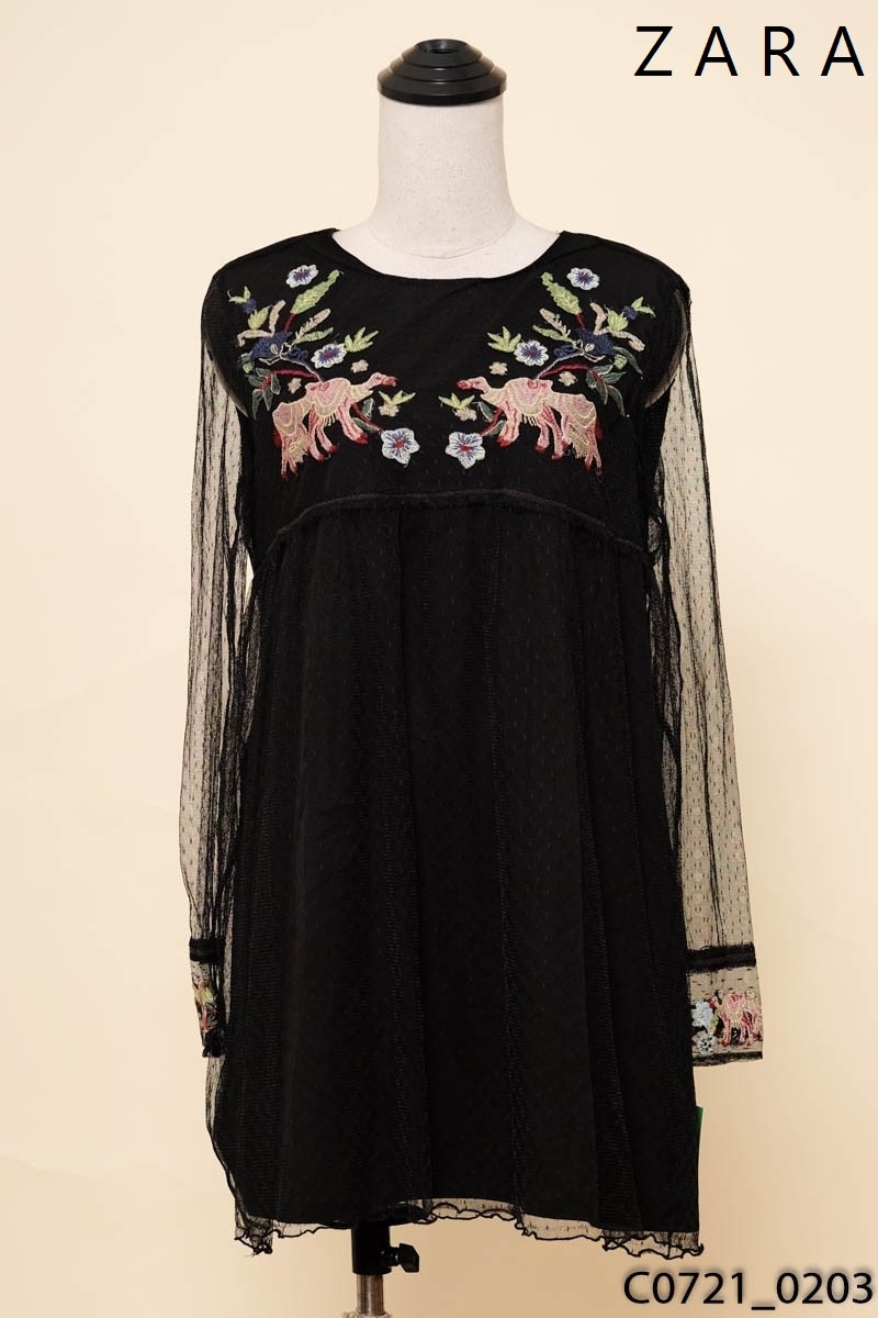 Đầm babydoll lưới đen thêu hình Zara